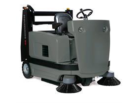 NUMATIC AUFSITZKEHRMASCHINE  Stolzenberg Aufsitzkehrmaschine Twin Top